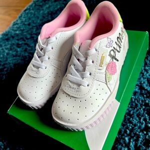 Toddler girls 8c Puma shoes, NIB.